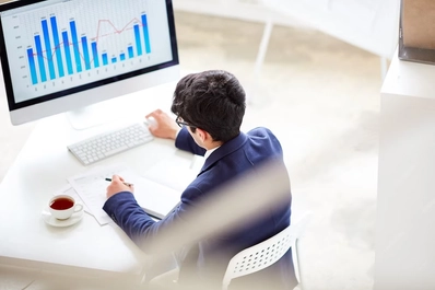 Image of an analyst working